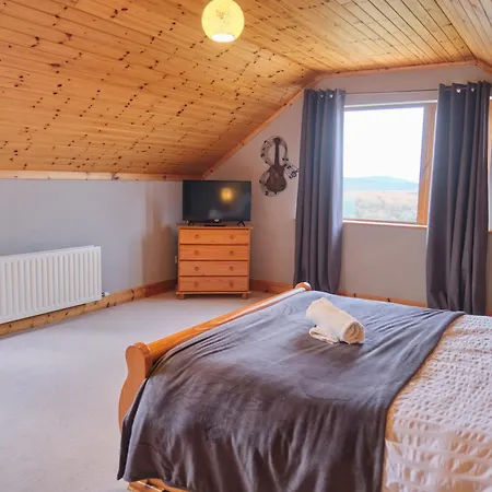Dom wakacyjny 5br House By Travel Lets Homes Donegal With Sweeping & Hill Views *